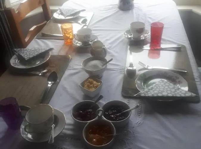 לינה וארוחת בוקר Carriglea